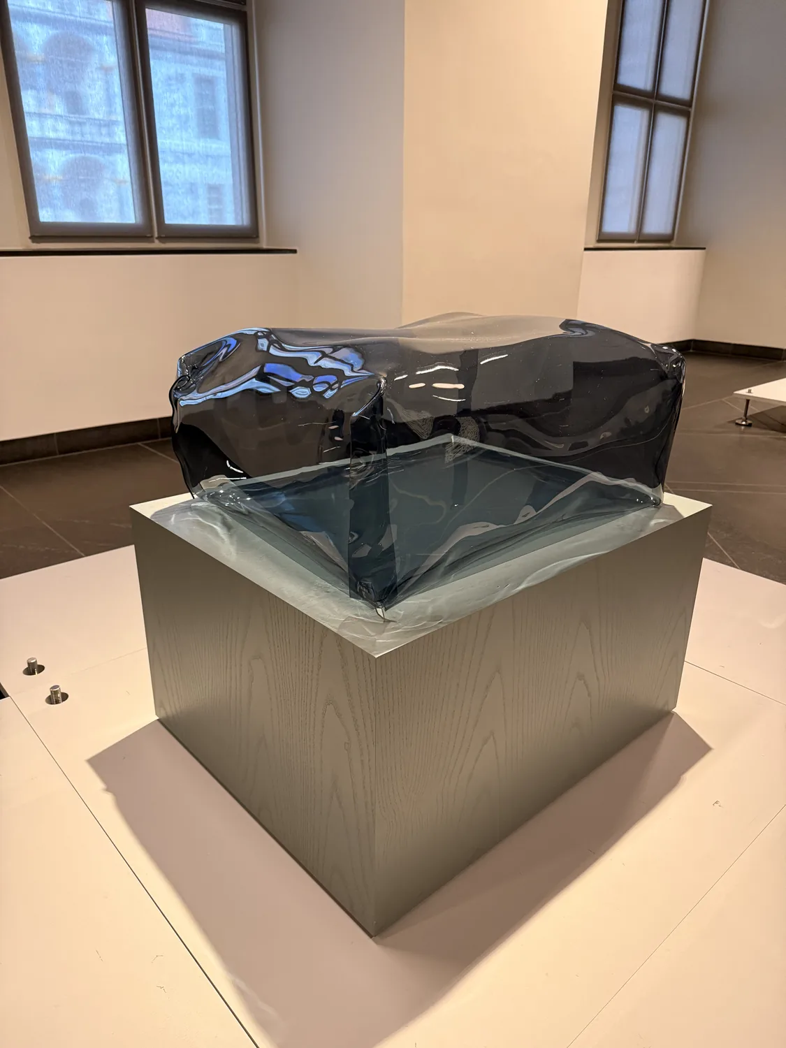 Olaf Holzapfel, Ego Torso (GB), a bluish acrylic glass sculpture in the Residenzschloss, Dresden